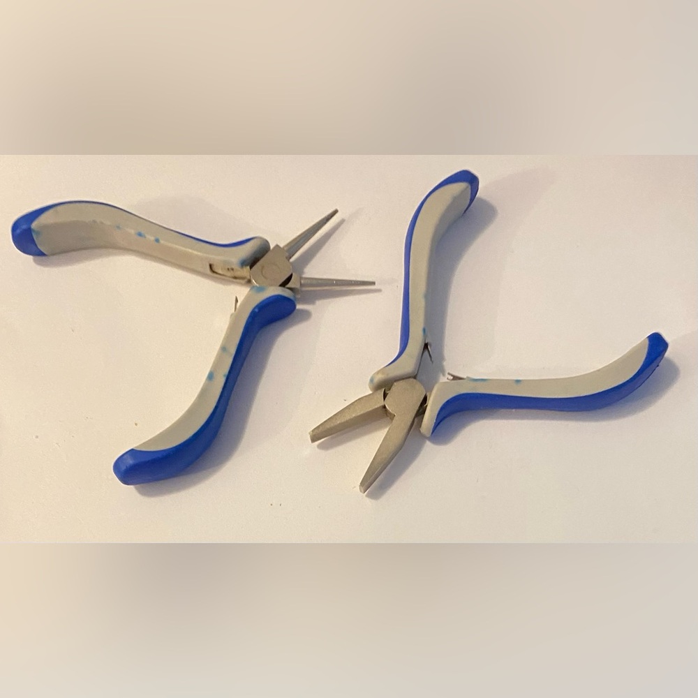 Jewelry making pliers